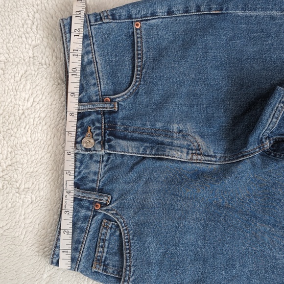 H&M (2) jean shorts - Picture 4 of 5